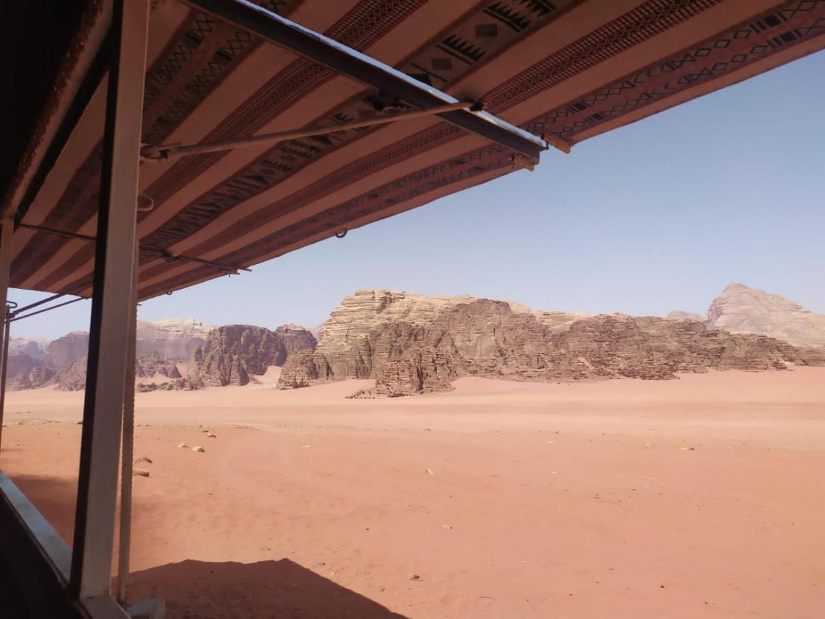 Omar Ghazi Camp Hotell Wadi Rum Exteriör bild