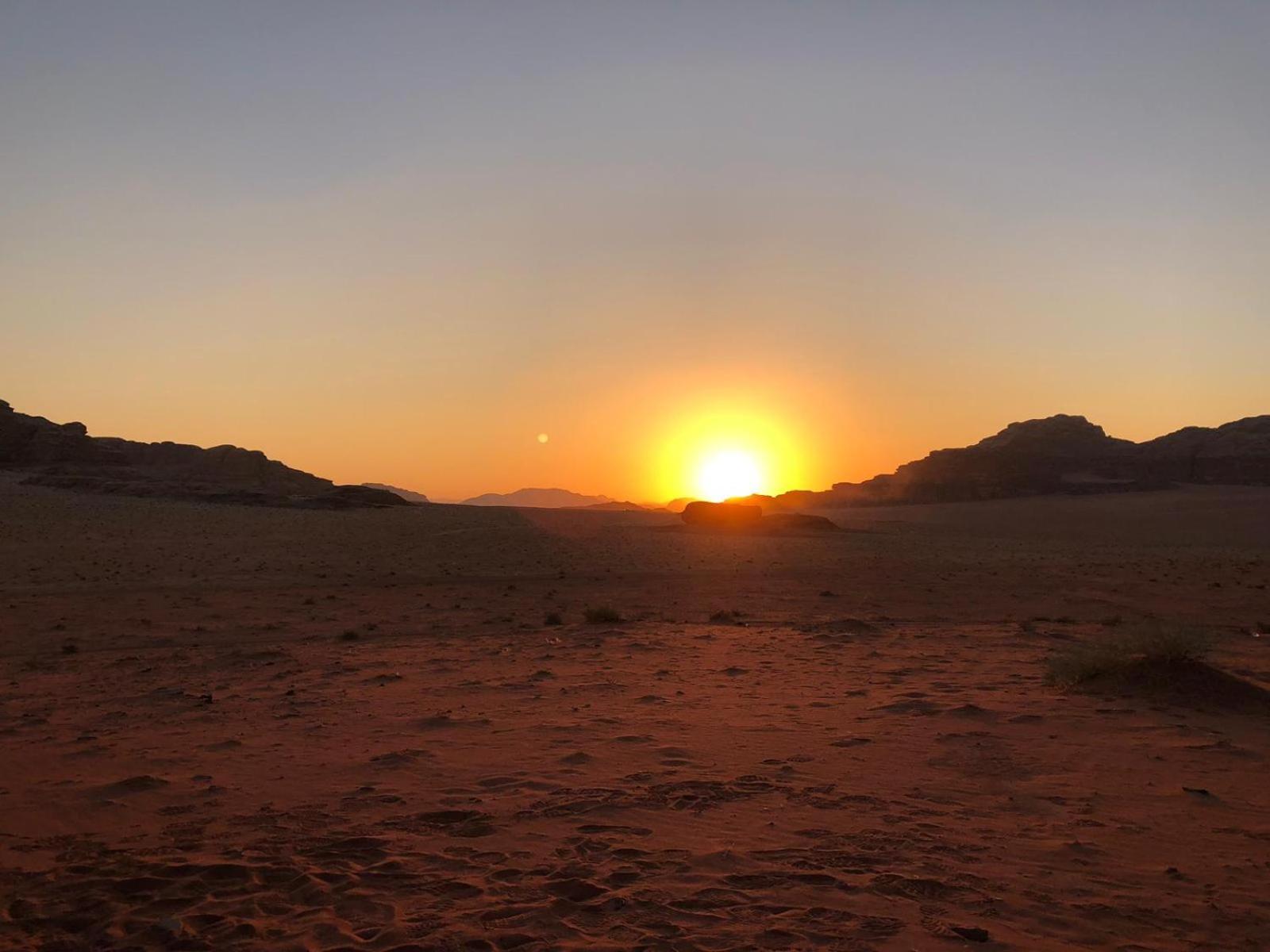 Omar Ghazi Camp Hotell Wadi Rum Exteriör bild