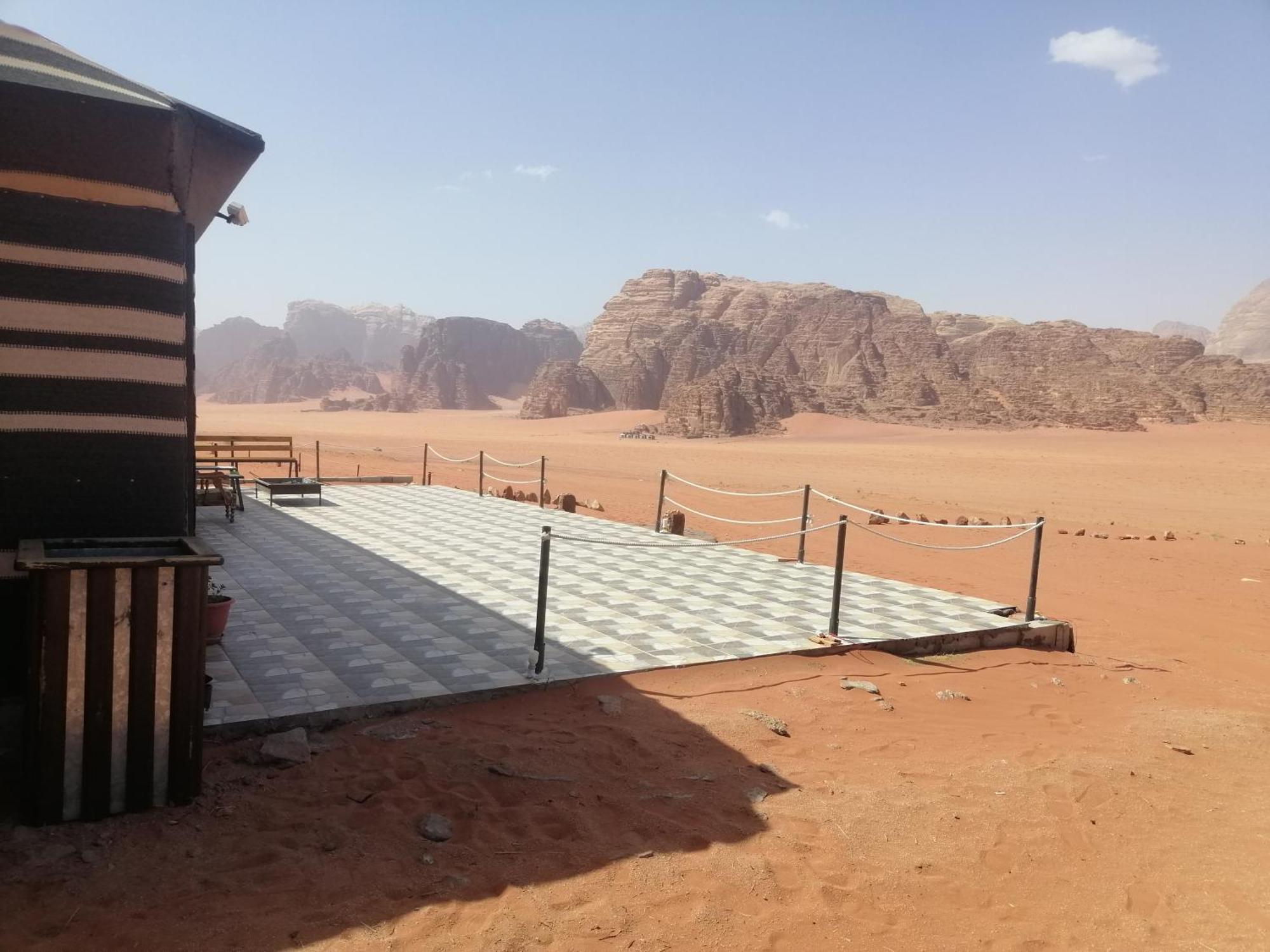 Omar Ghazi Camp Hotell Wadi Rum Exteriör bild