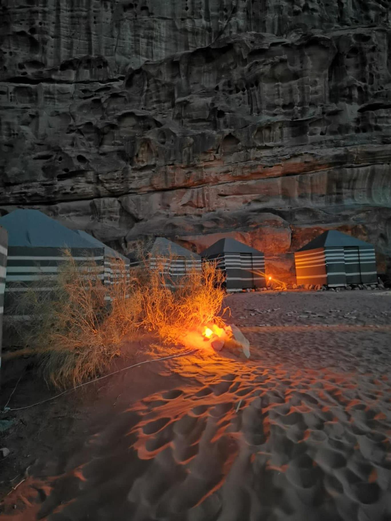 Omar Ghazi Camp Hotell Wadi Rum Exteriör bild