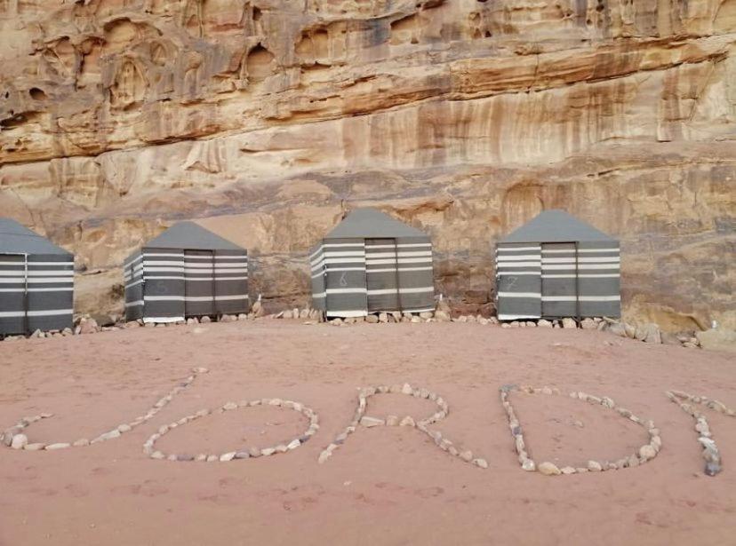 Omar Ghazi Camp Hotell Wadi Rum Exteriör bild