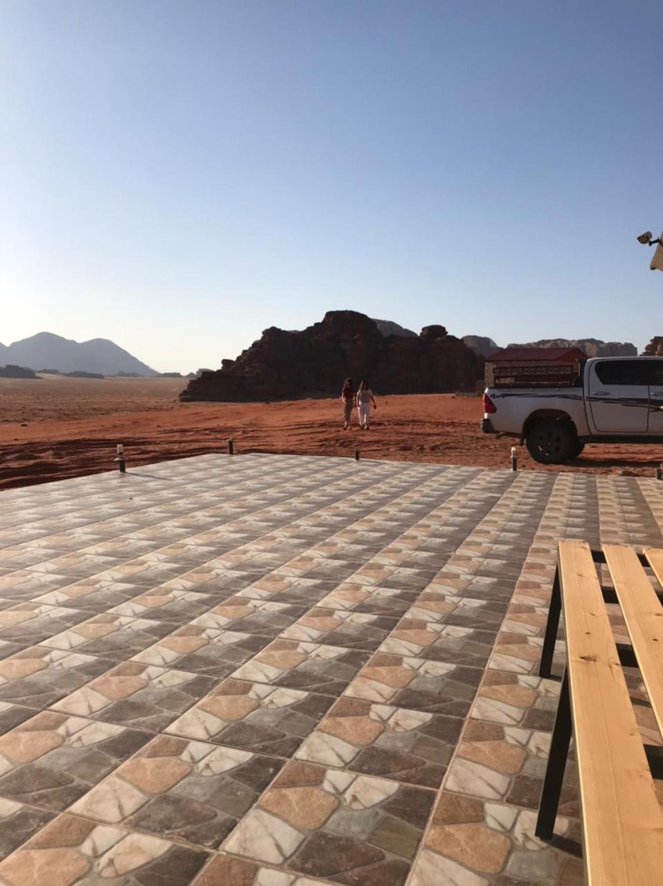 Omar Ghazi Camp Hotell Wadi Rum Exteriör bild