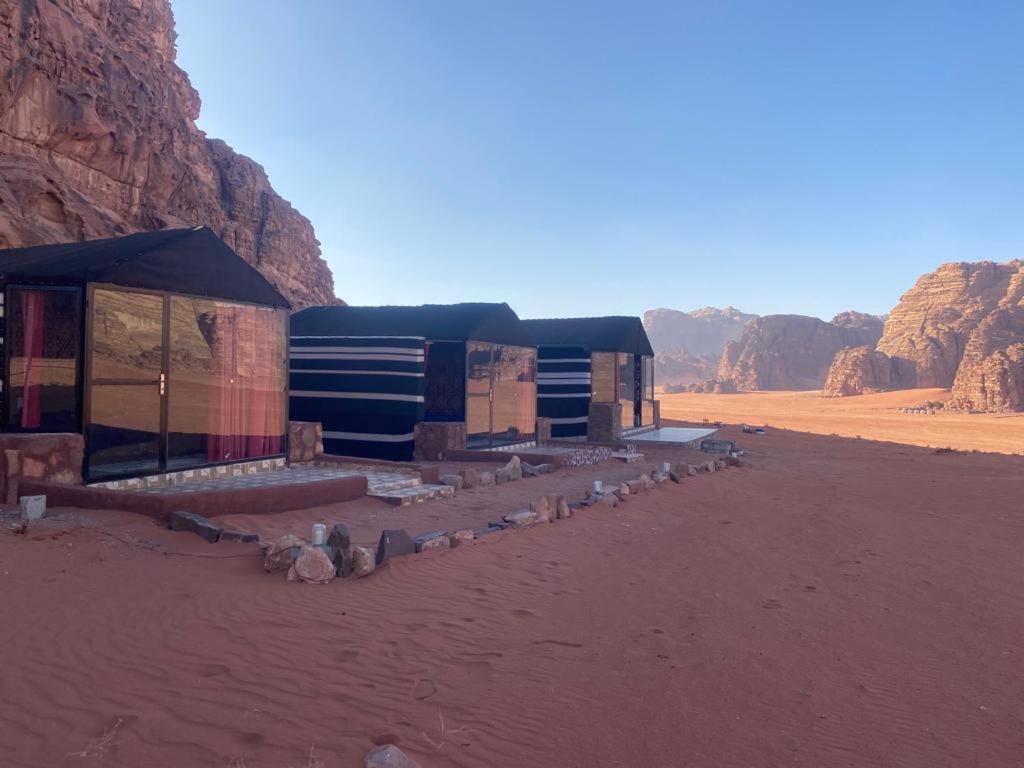 Omar Ghazi Camp Hotell Wadi Rum Exteriör bild