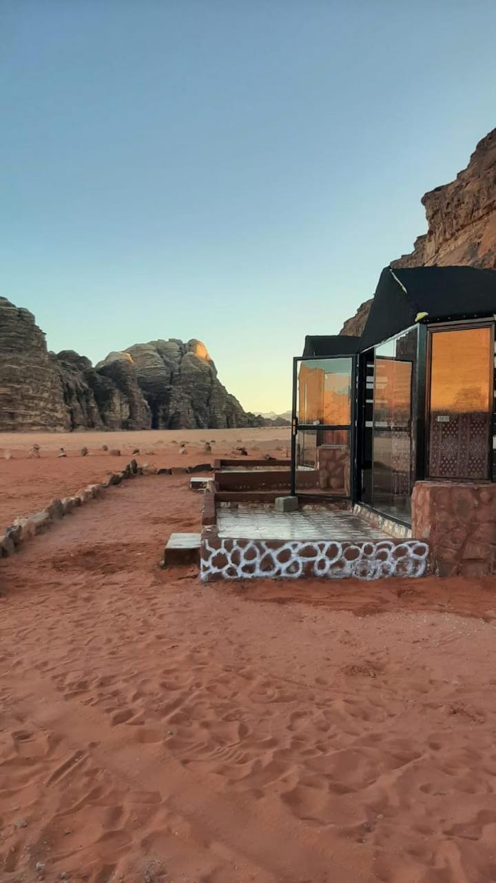 Omar Ghazi Camp Hotell Wadi Rum Exteriör bild