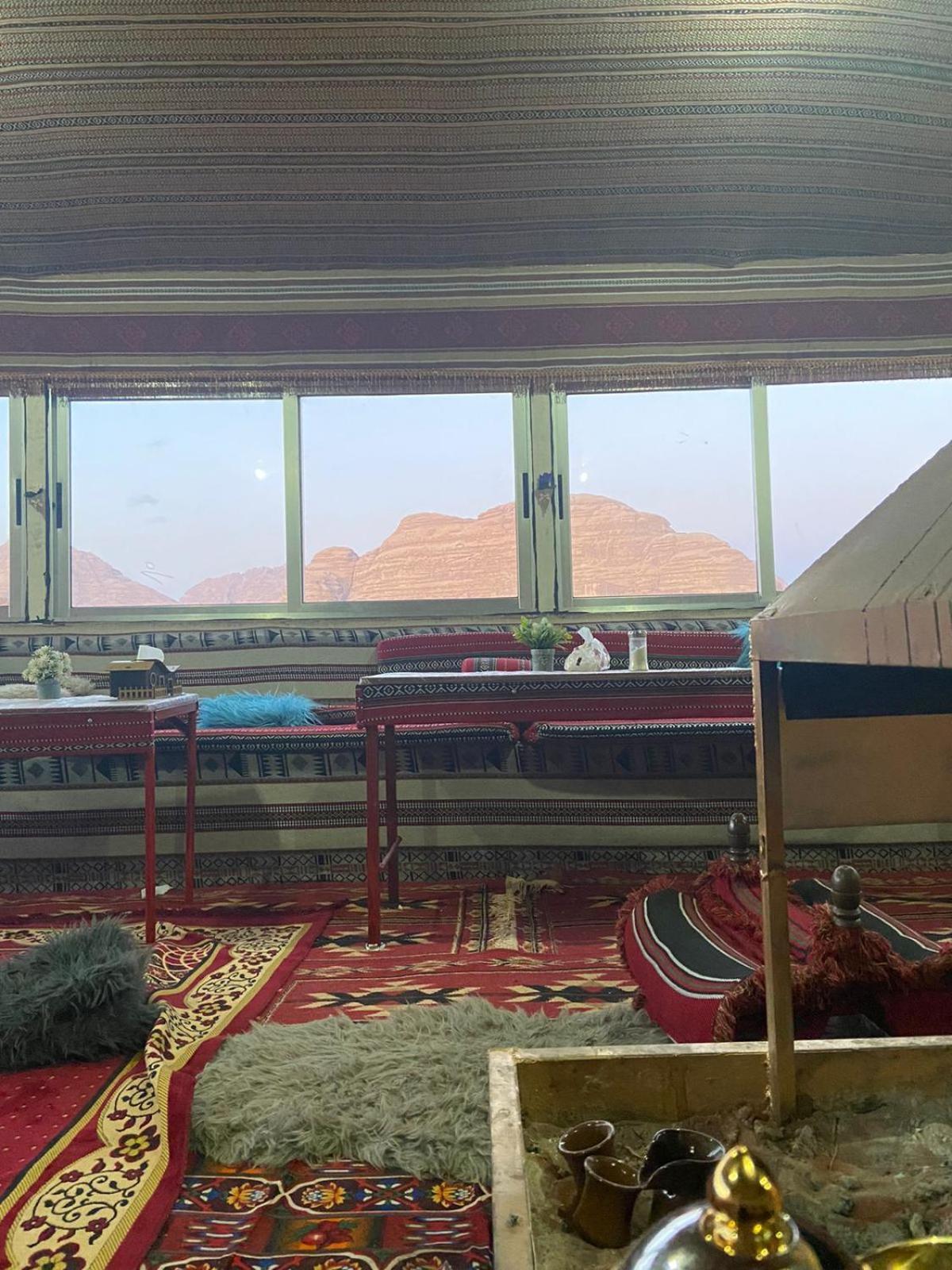 Omar Ghazi Camp Hotell Wadi Rum Exteriör bild