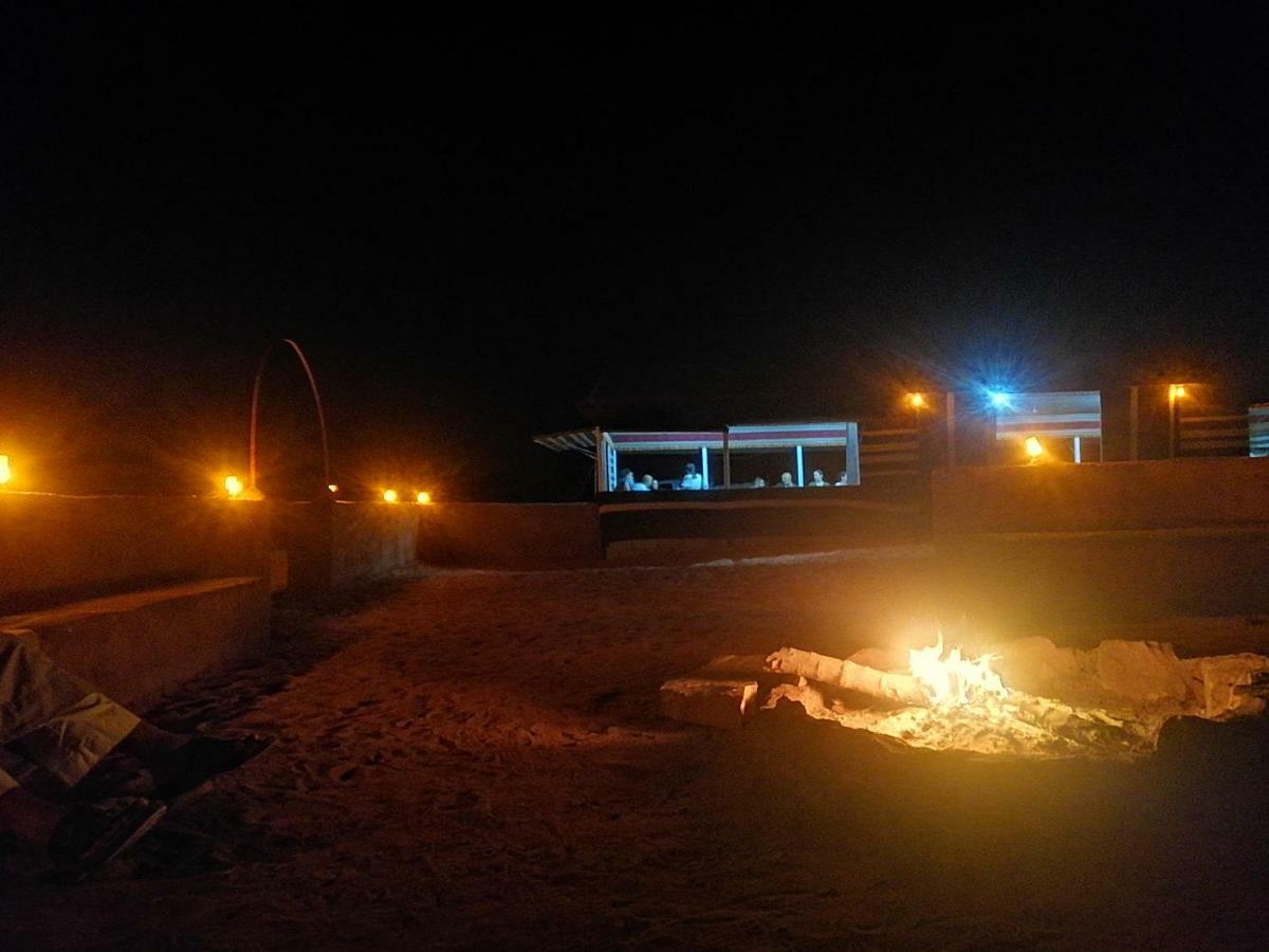 Omar Ghazi Camp Hotell Wadi Rum Exteriör bild